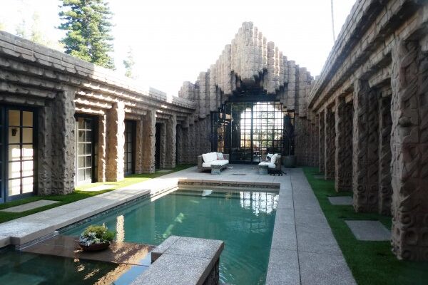 Inside Swoden house with view of the pool