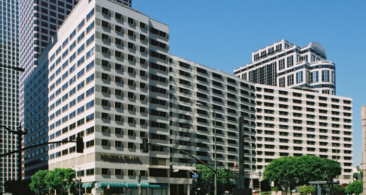 Wilshire Grand Hotel, 2005.