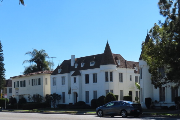 The view of the Carthay neighborhoods Historic District
