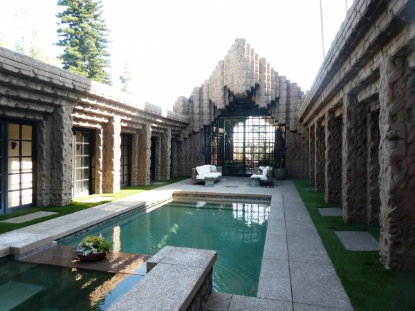 Inside Swoden house with view of the pool