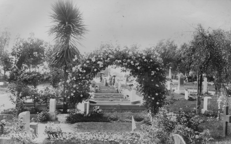 graveyard tours los angeles