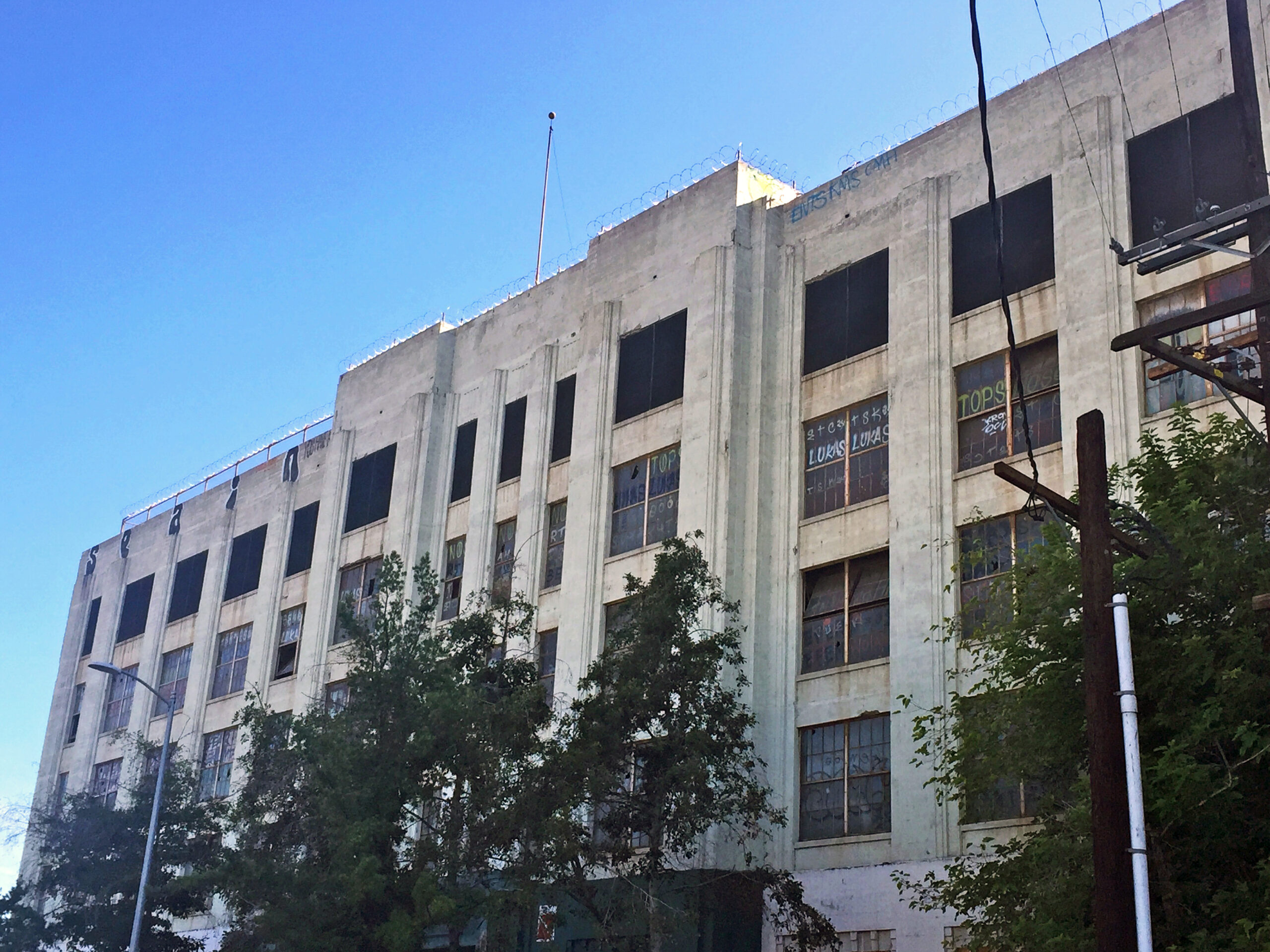 THE Ｊailers Who, or what, haunts Old Joliet Prison? - WBEZ Chicago