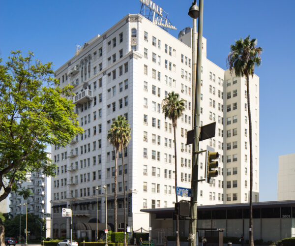 Wilshire Royale