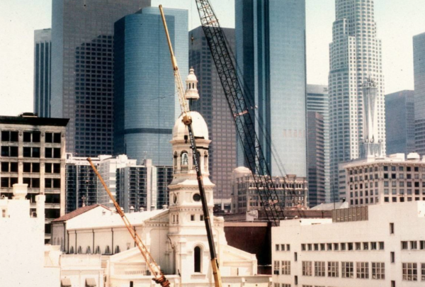 Image of the Vibiana Cathedral in downtown Los Angeles.