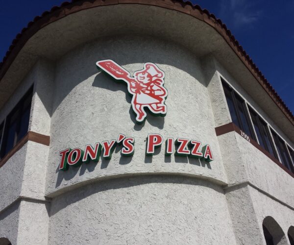 Exterior of Tony' Pizza