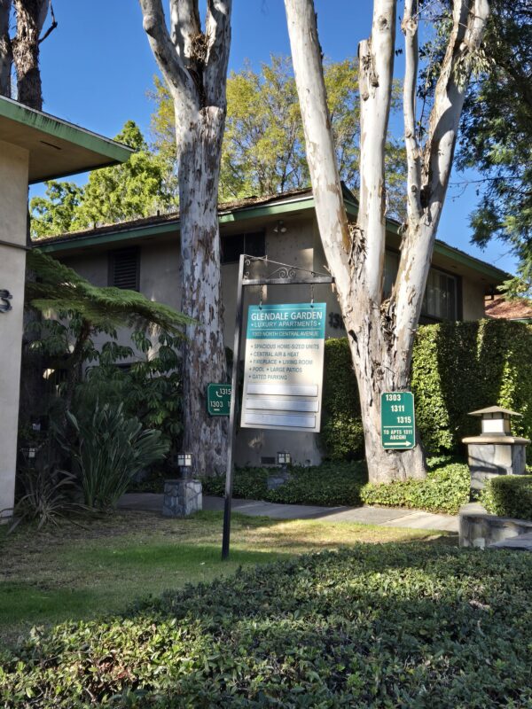 Glendale Garden Homes sign