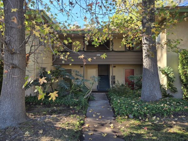 Glendale Garden Homes front view of building